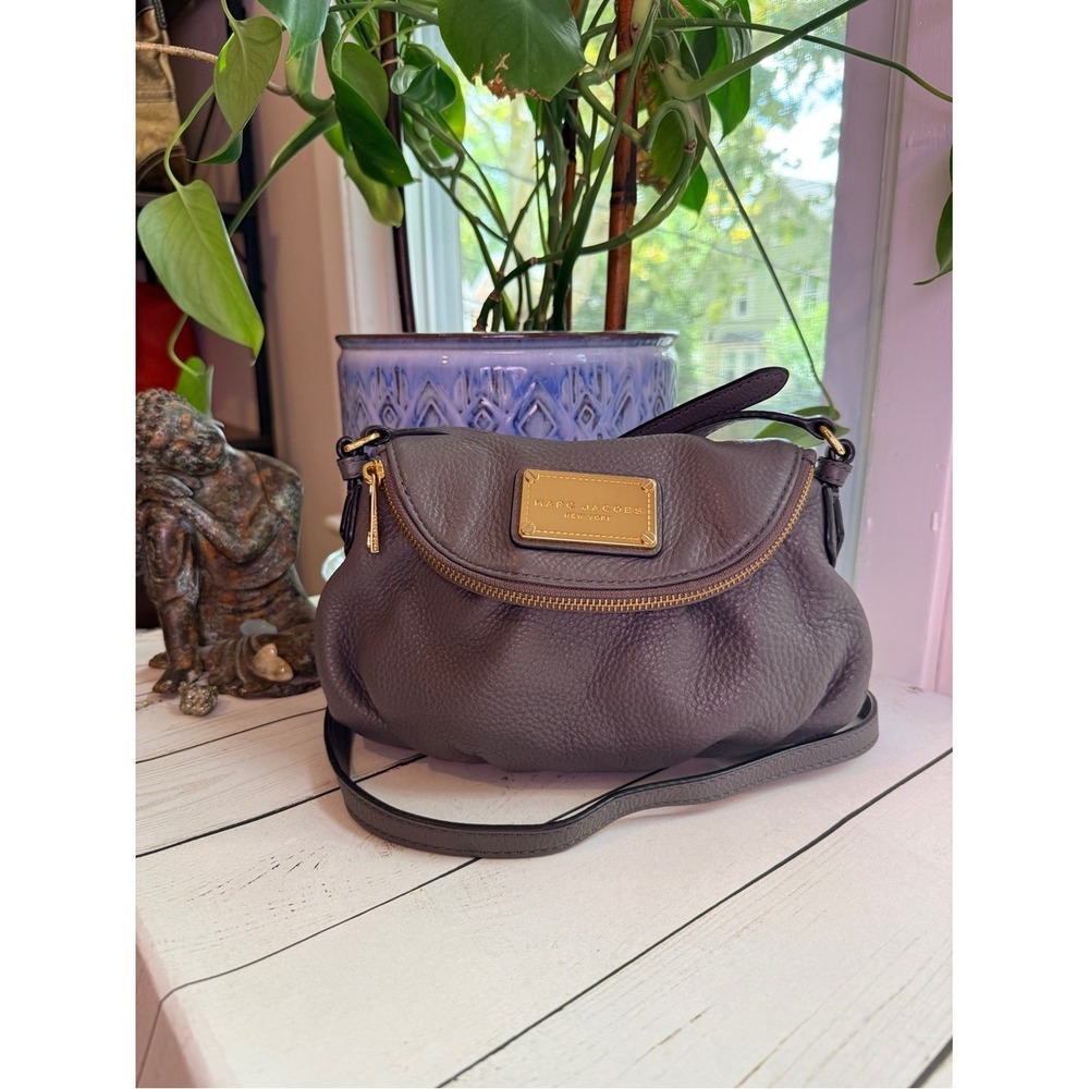 Marc Jacobs Classic Q Mini Pebbled Leather Natasha Crossbody Bag Gray
